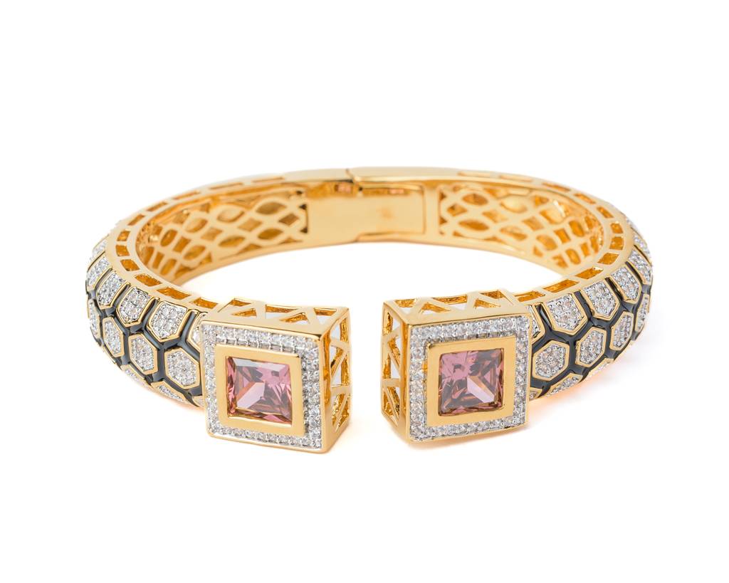 Vivinia By Vidhi Mehra Florence Gold Plated Pink Womens Kada -Vb113 : VB113