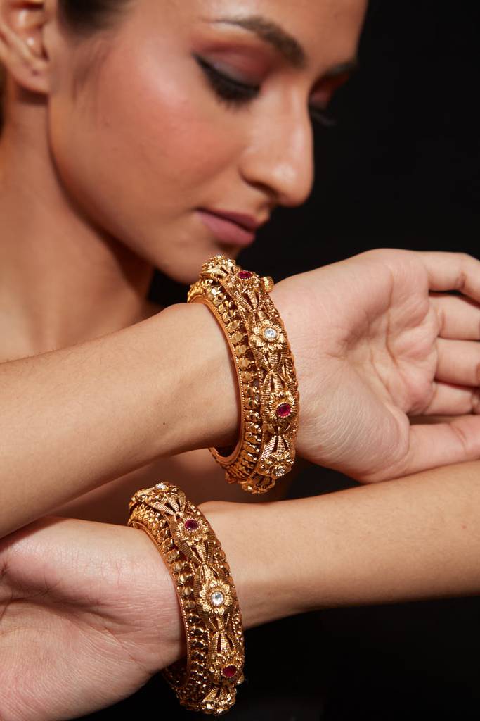 Gold Plated Kundan With Red Onyx Stone Screw Openable Bangles Set Of 2. : VB330