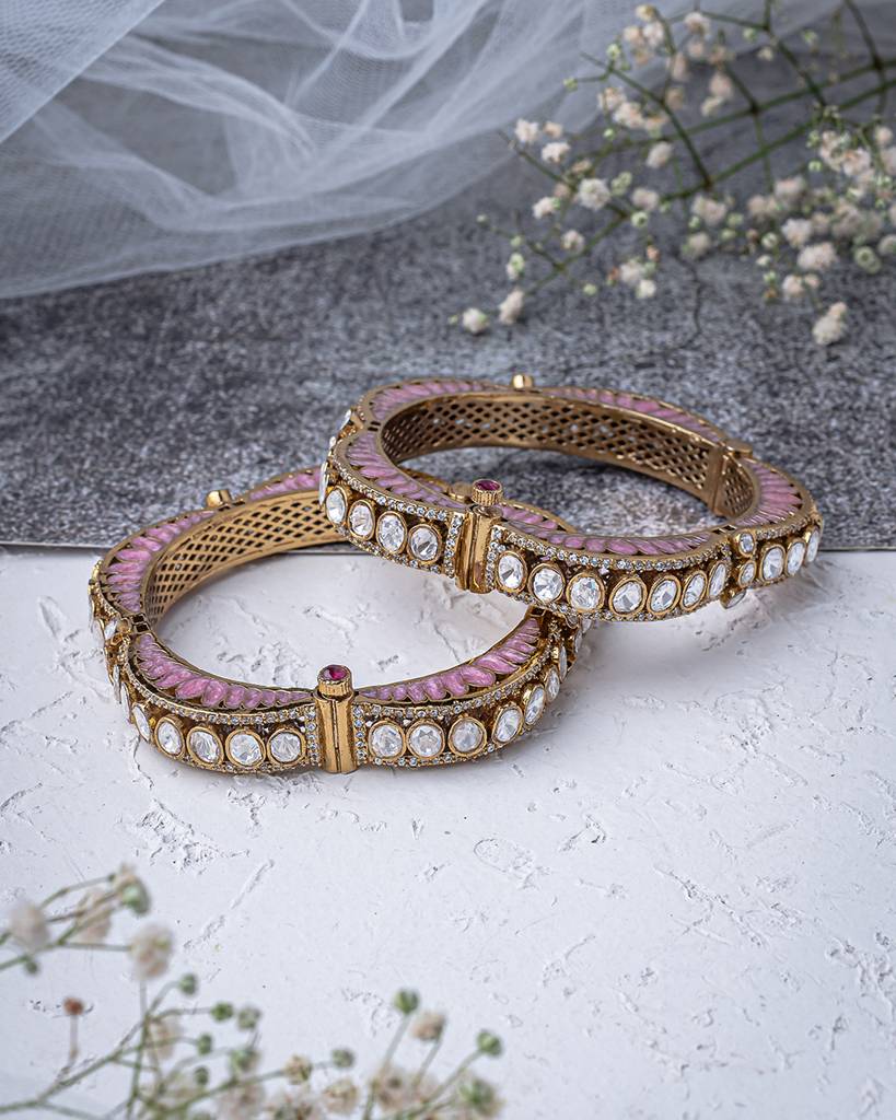 Vivinia By Vidhi Mehra Florence Gold Plated Pink Womens Kundan, Polki Pair Of Bangles -Vb623 : VB623