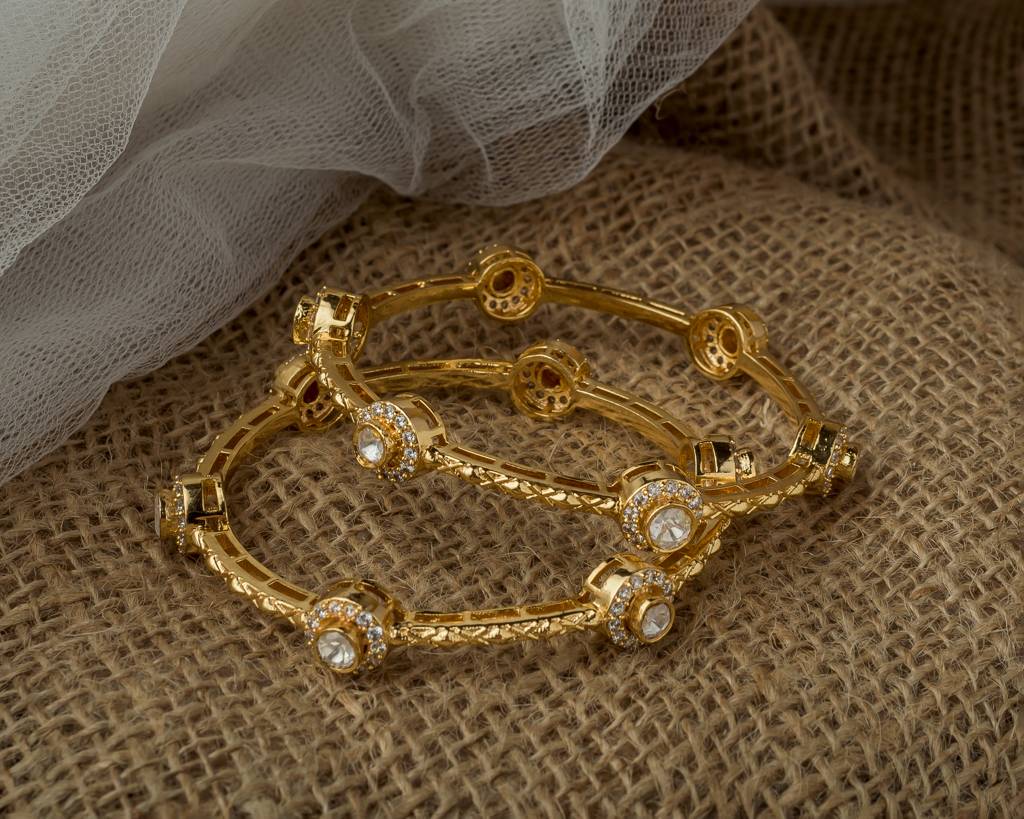 Vivinia By Vidhi Mehra Florence Gold Plated Womens Kundan, Polki Pair Of Bangles -Vb625 : VB625