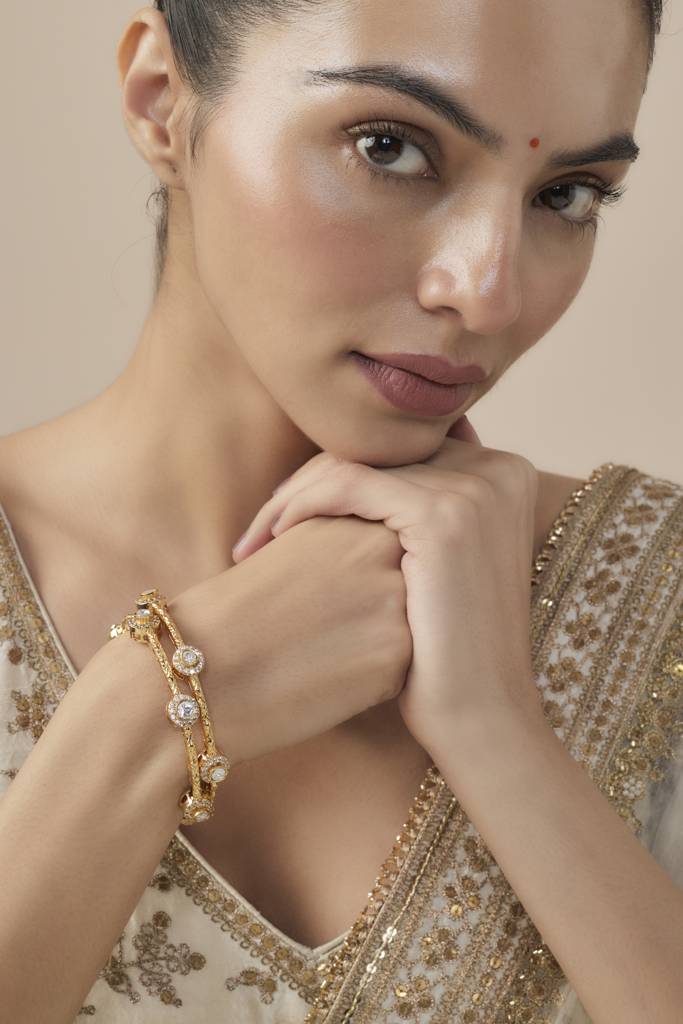 Vivinia By Vidhi Mehra Gold Plated Womens Synthetic Stone Pair Of Bangles-Vb626 : VB626