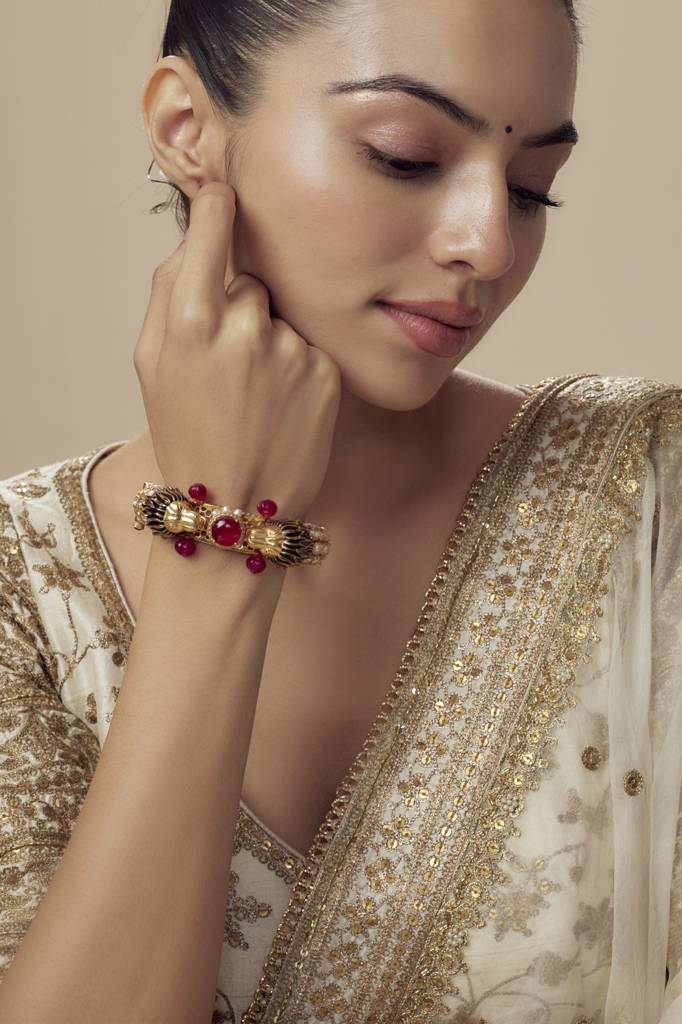 Vivinia By Vidhi Mehra Florence Gold Plated Red Womens Kundan, Polki Kadas (Freesize)-Vb630 : VB630