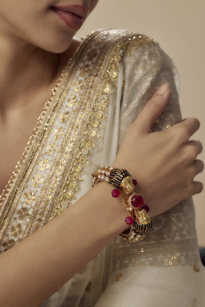 Vivinia By Vidhi Mehra Florence Gold Plated Red Womens Kundan, Polki Kadas (Freesize)-Vb630 : VB630