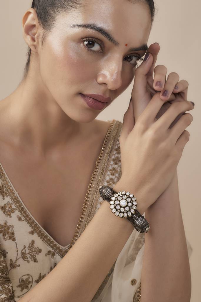 Vivinia By Vidhi Mehra Florence Silver Plated Black Womens Zircon Kadas (Freesize)-Vb632 : VB632