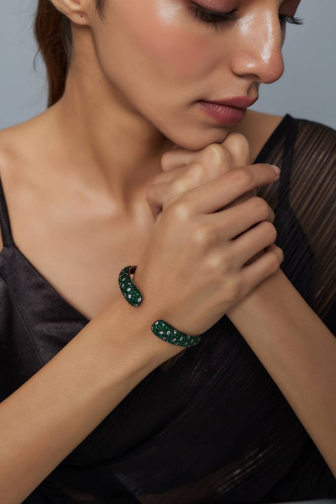 Vivinia By Vidhi Mehra Zia Silver Plated Green Womens Zircon Kadas (Freesize)-Vb639 : VB639
