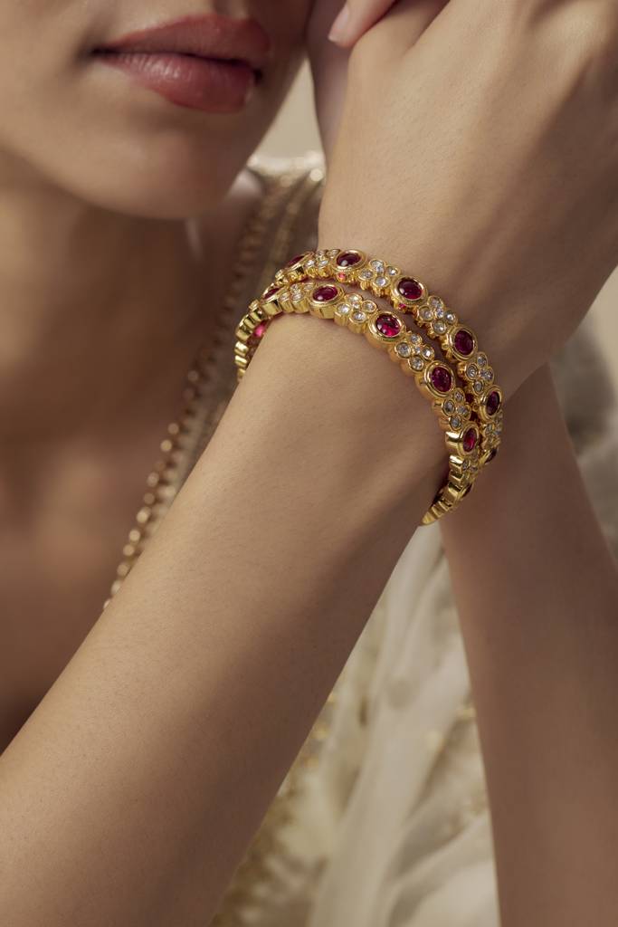 Vivinia By Vidhi Mehra Saadgi Gold Plated Pink Womens Kundan, Polki Pair Of Bangles -Vb645 : VB645