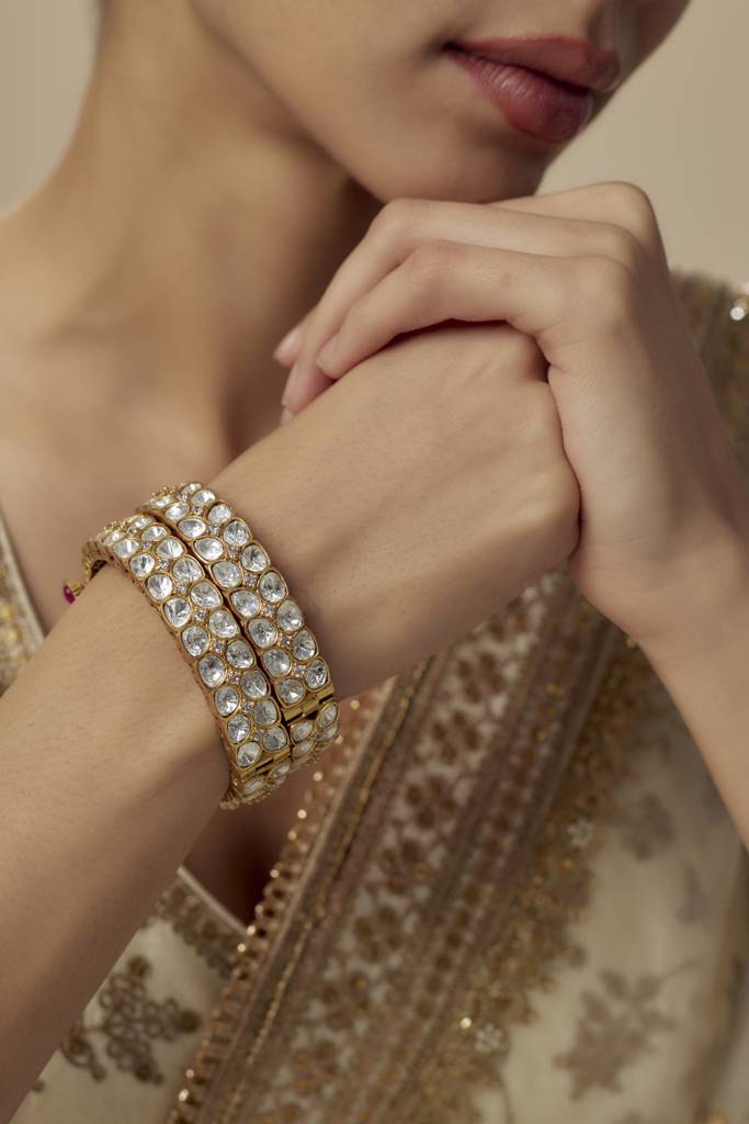 Vivinia By Vidhi Mehra Saadgi Gold Plated Womens Kundan, Polki Pair Of Bangles -Vb652 : VB652
