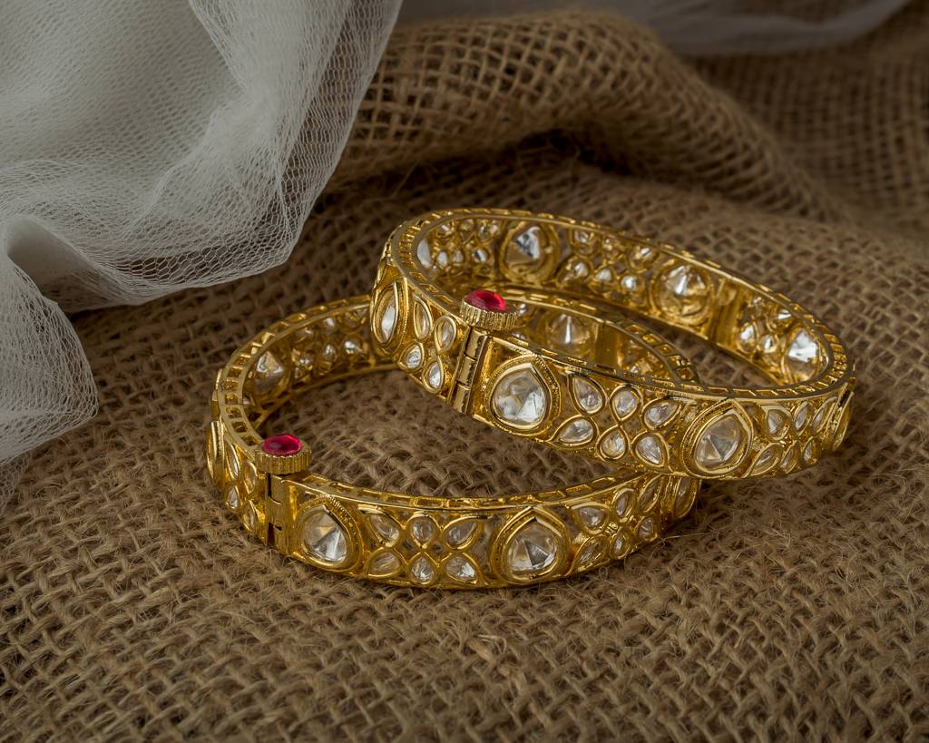 Vivinia By Vidhi Mehra Gold Plated Womens Kundan, Polki Pair Of Bangles-Vb653 : VB653