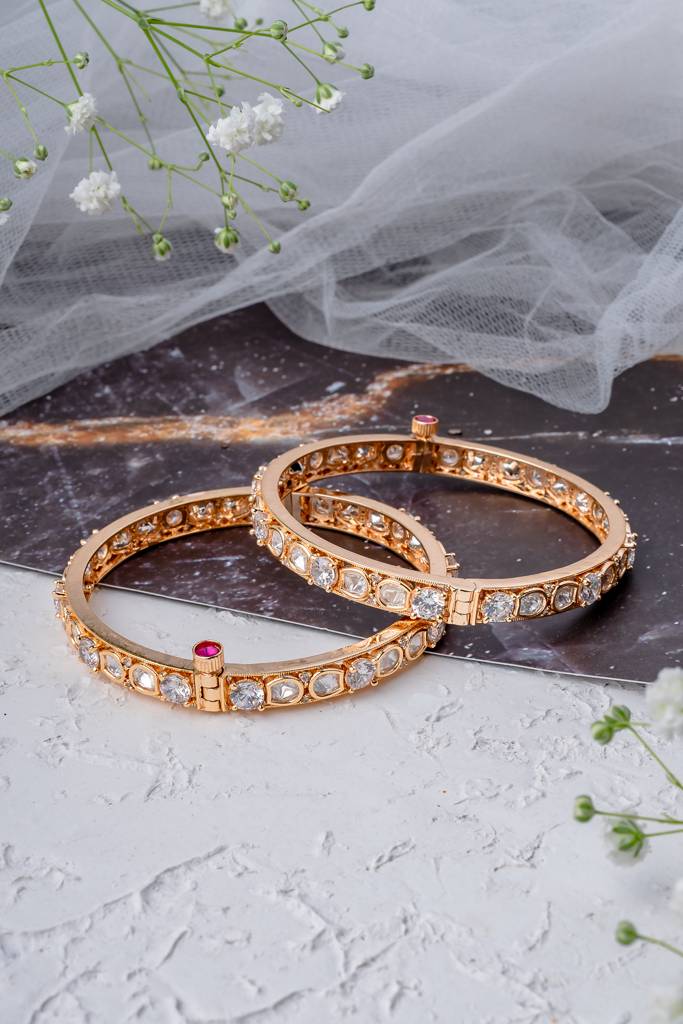 Vivinia By Vidhi Mehra Saadgi Gold Plated White Womens Kundan, Polki Pair Of Bangles -Vb657 : VB657