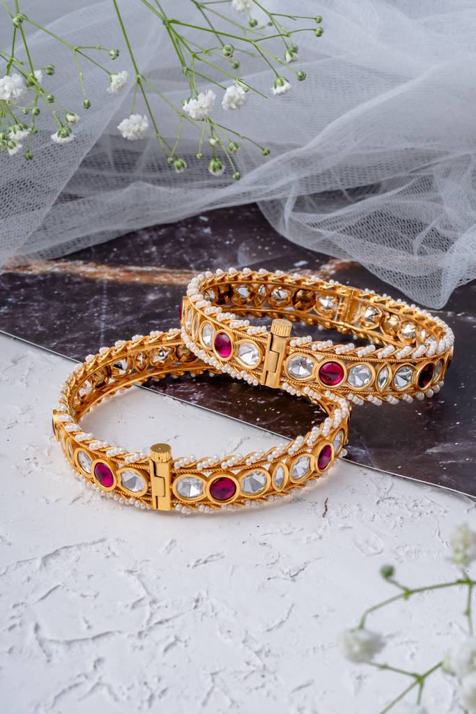 Vivinia By Vidhi Mehra Saadgi Gold Plated Pink Womens Kundan, Polki Pair Of Bangles -Vb668 : VB668