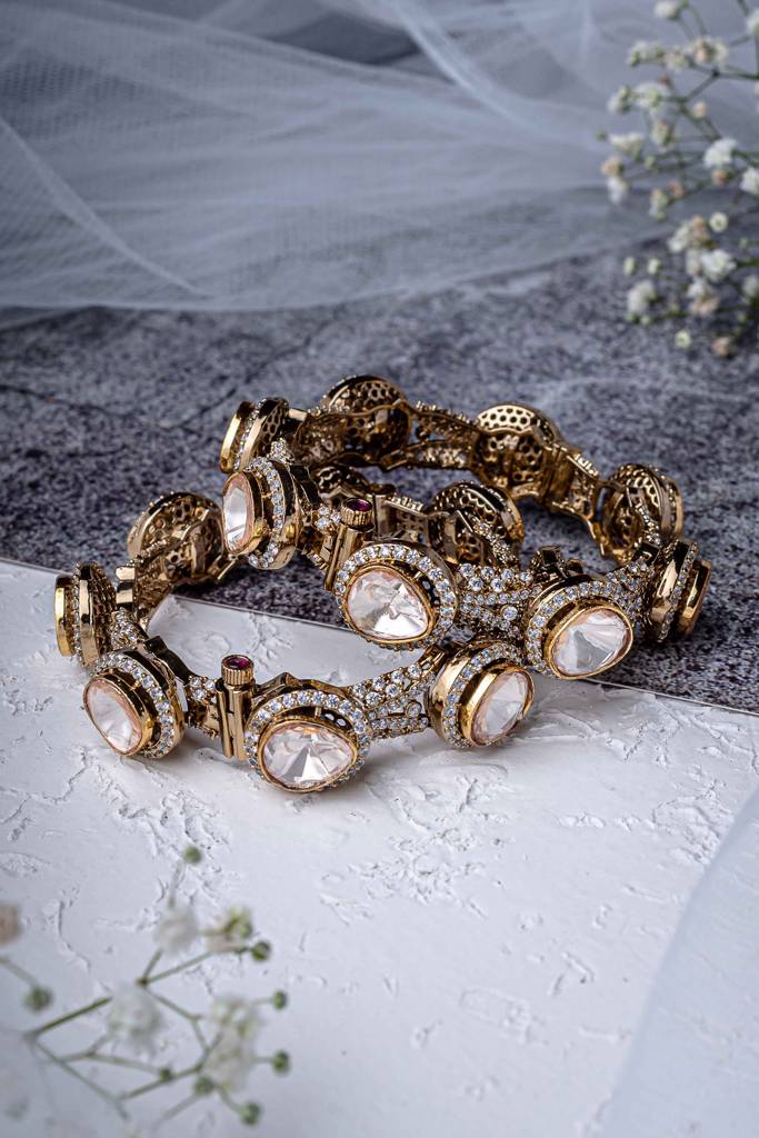 Vivinia By Vidhi Mehra Gold Plated Womens Synthetic Stone Pair Of Bangles-Vb671 : VB671