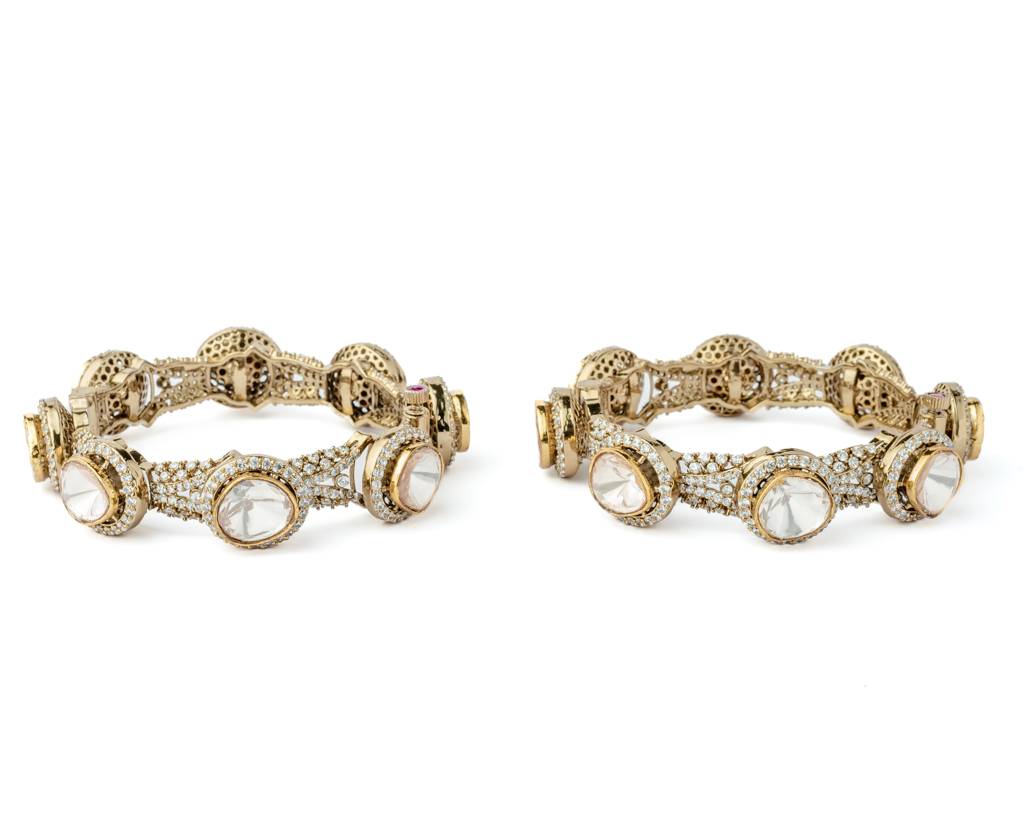 Vivinia By Vidhi Mehra Gold Plated Womens Synthetic Stone Pair Of Bangles-Vb671 : VB671