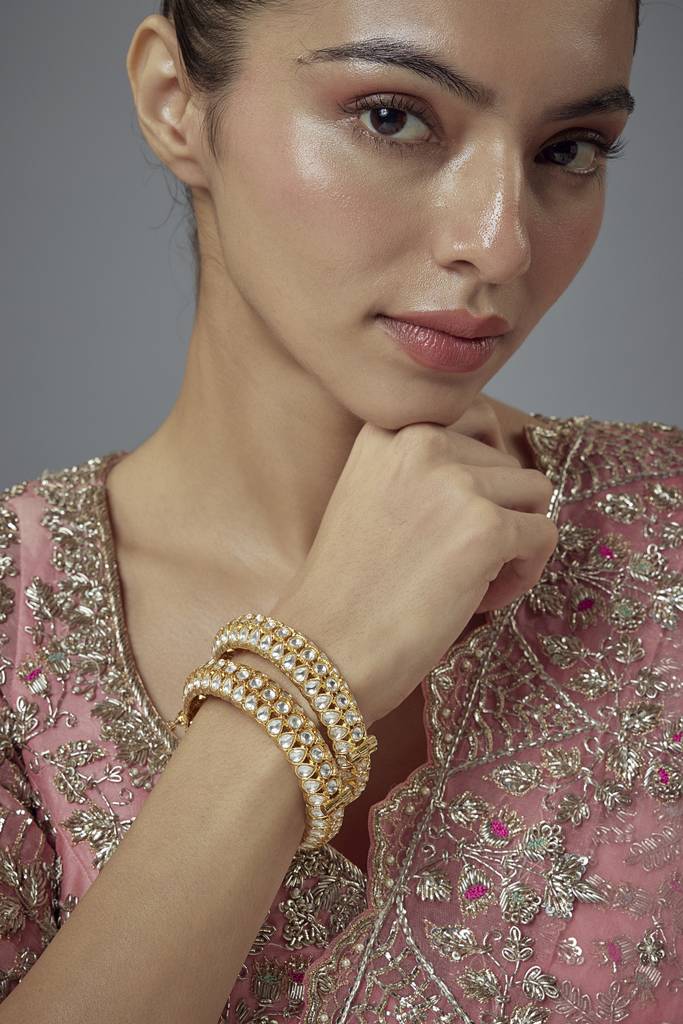 Vivinia By Vidhi Mehra Saadgi Gold Plated Kundan, Polki Womens Pair Of Bangles -Vb690 : VB690