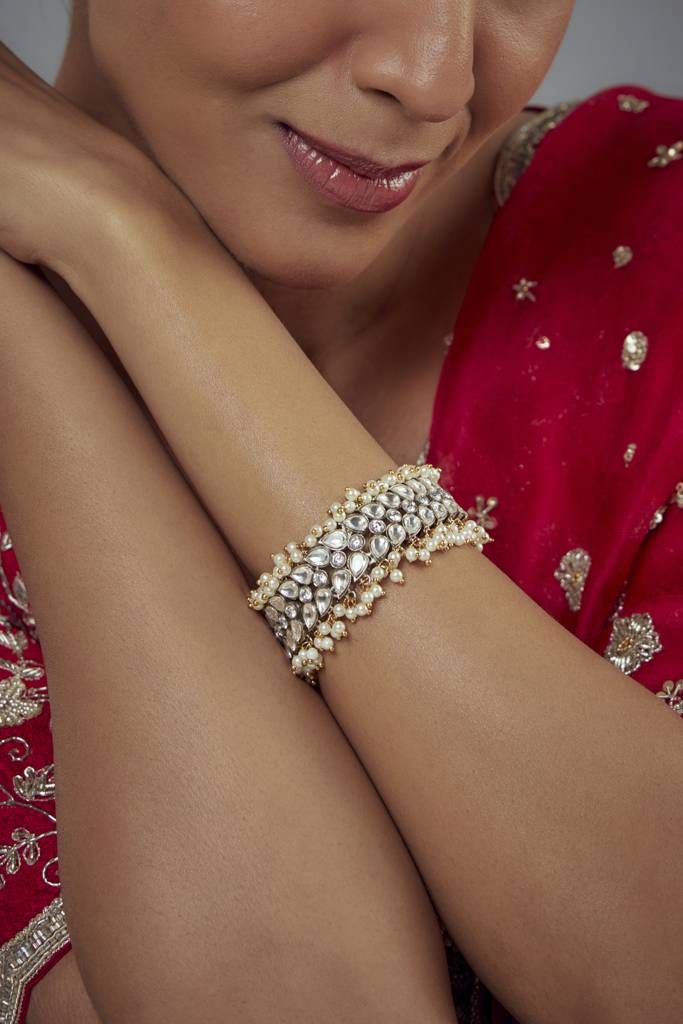 Vivinia By Vidhi Mehra Burgandi Gold Plated White Kundan, Polki Womens Bracelet -Vb700 : VB700