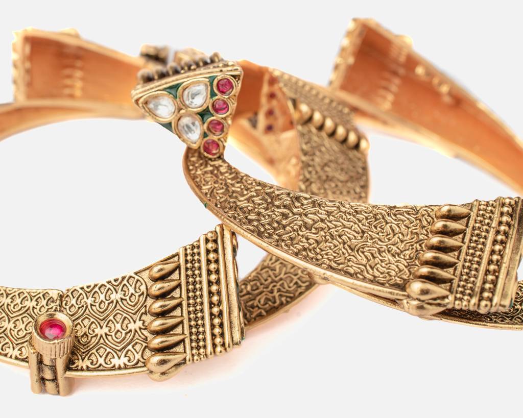 Vivinia By Vidhi Mehra Ismarrah 2.0 Gold Plated Temple Bangles ( Set Of 2 )-Vb740 : VB740