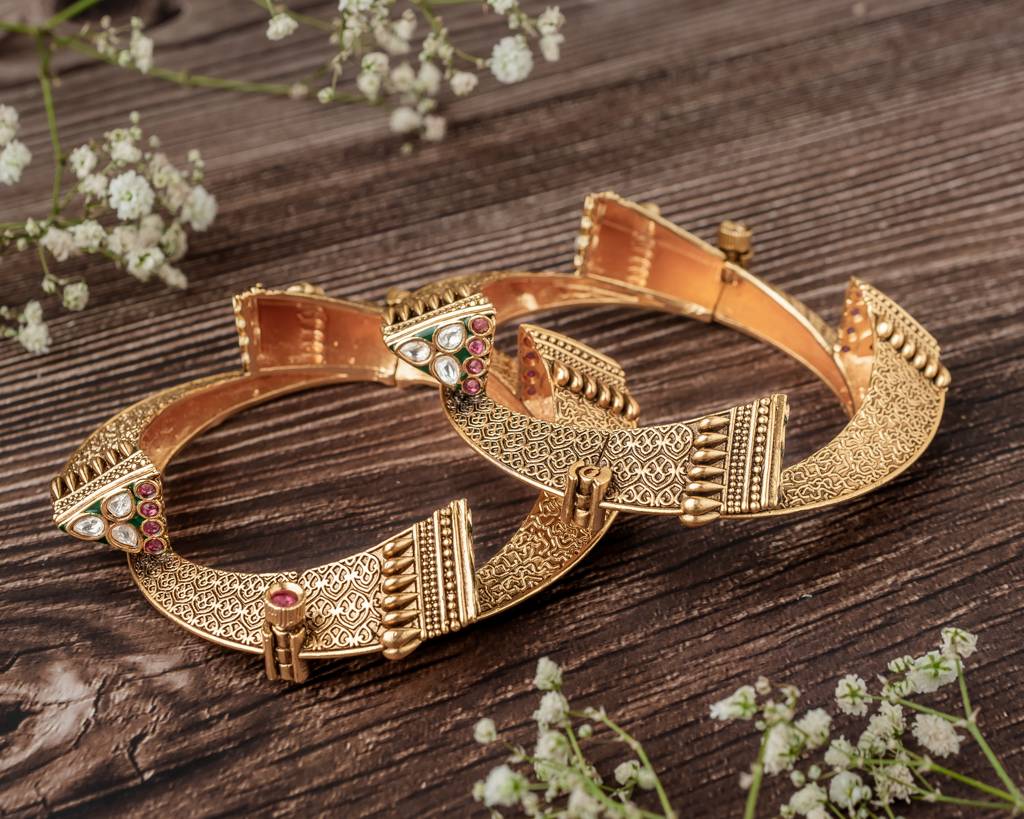 Vivinia By Vidhi Mehra Ismarrah 2.0 Gold Plated Temple Bangles ( Set Of 2 )-Vb740 : VB740