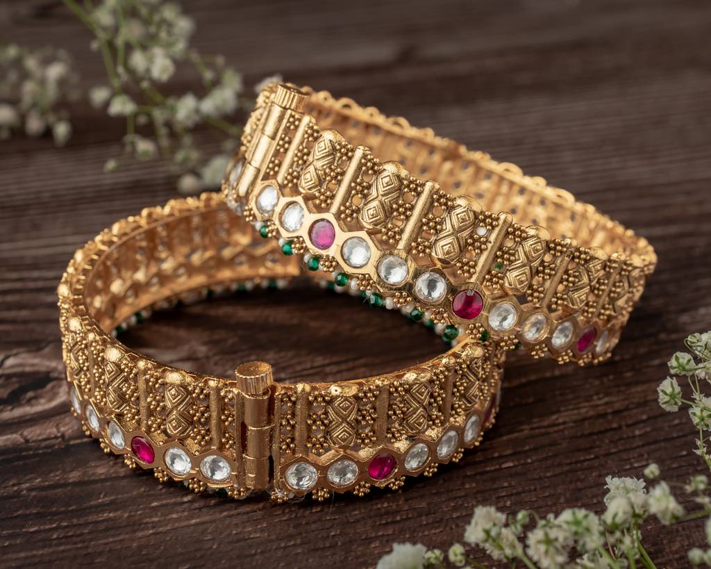Vivinia By Vidhi Mehra Ismarrah 2.0 Gold Plated Temple Bangles ( Set Of 2 )-Vb744 : VB744