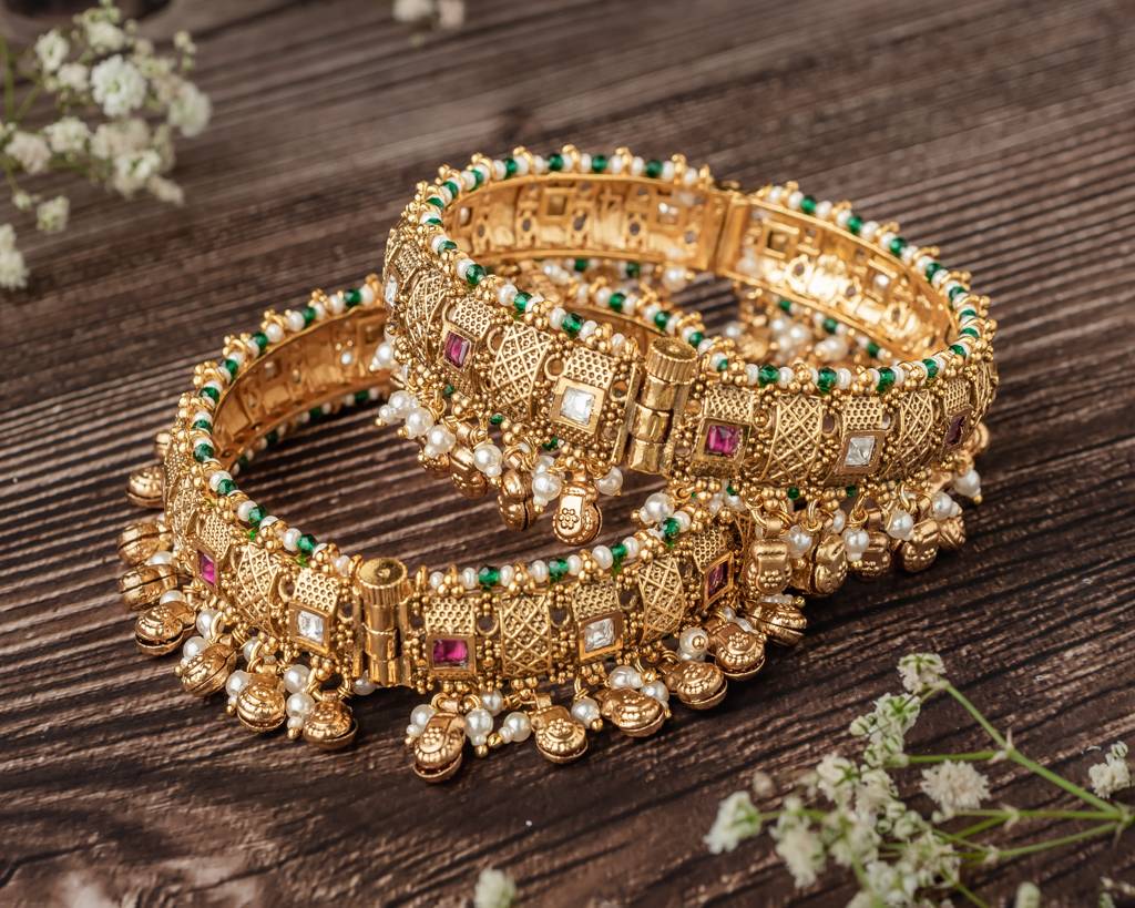 Vivinia By Vidhi Mehra Ismarrah 2.0 Gold Plated Temple Bangles ( Set Of 2 )-Vb750 : VB750