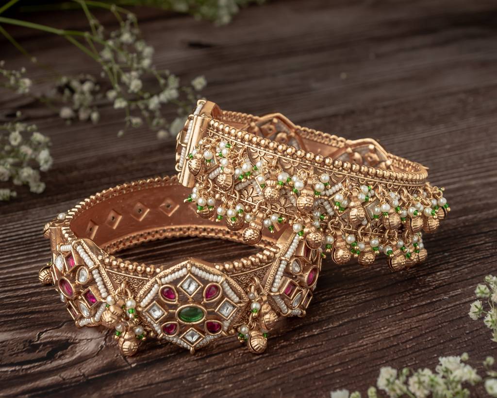 Vivinia By Vidhi Mehra Ismarrah 2.0 Gold Plated Temple Bangles ( Set Of 2 )-Vb754 : VB754