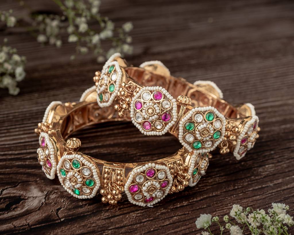 Vivinia By Vidhi Mehra Ismarrah 2.0 Gold Plated Kundan/Synthetic Stone Bangles ( Set Of 2 ) : VB755
