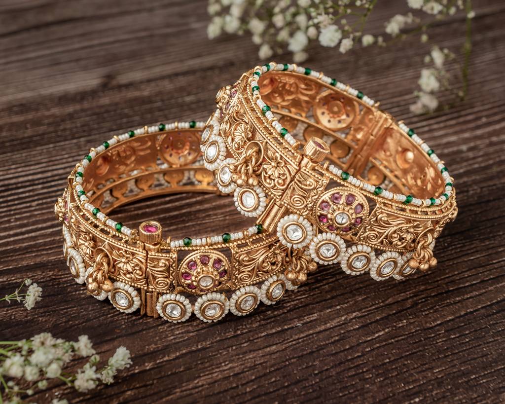 Vivinia By Vidhi Mehra Ismarrah 2.0 Gold Plated Temple Bangles ( Set Of 2 )-Vb756 : VB756