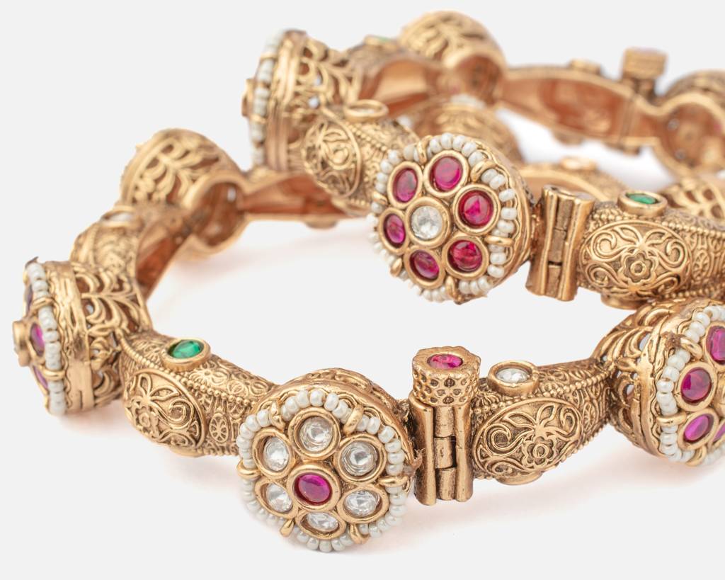 Vivinia By Vidhi Mehra Ismarrah 2.0 Gold Plated Synthetic Stone Bangles ( Set Of 2 )-Vb767 : VB767