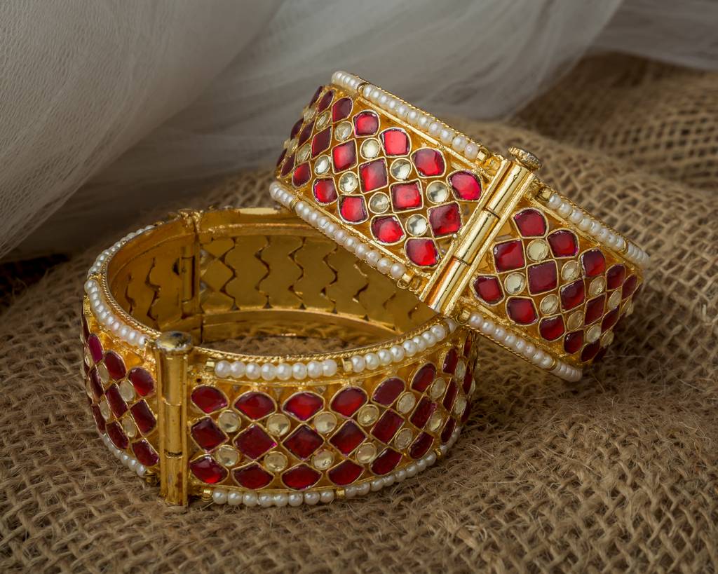 Vivinia By Vidhi Mehra Gold Plated Red Womens Kundan, Polki Pair Of Bangles-Vb783 : VB783