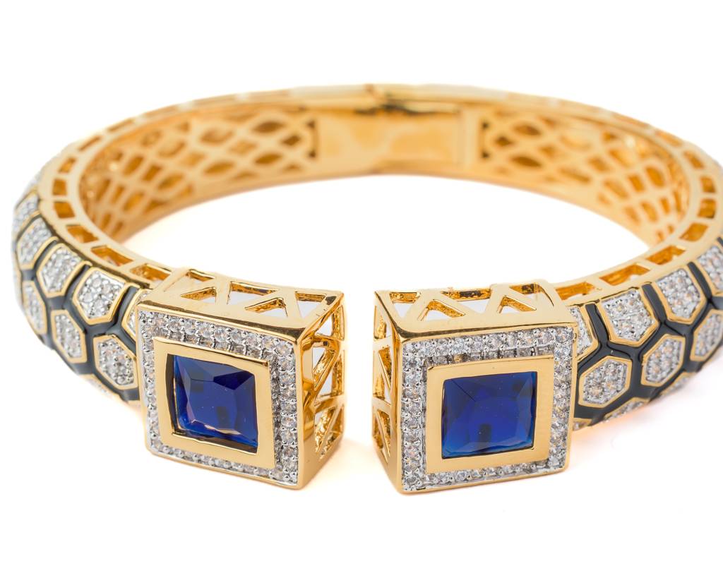 Vivinia By Vidhi Mehra Florence Gold Plated Blue Womens Kada -Vb788 : VB788