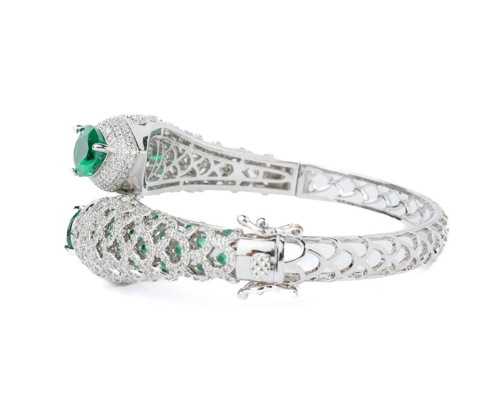 Vivinia By Vidhi Mehra Florence Silver Plated Green Womens Kada -Vb794 : VB794