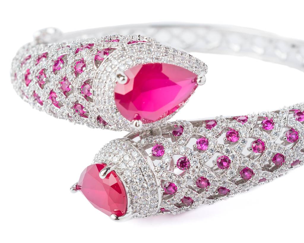 Vivinia By Vidhi Mehra Florence Silver Plated Pink Womens Kada -Vb795 : VB795