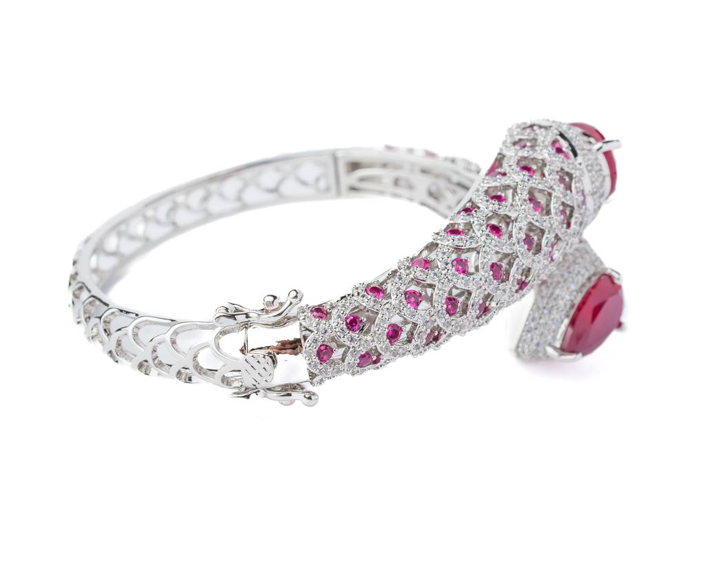 Vivinia By Vidhi Mehra Florence Silver Plated Pink Womens Kada -Vb795 : VB795