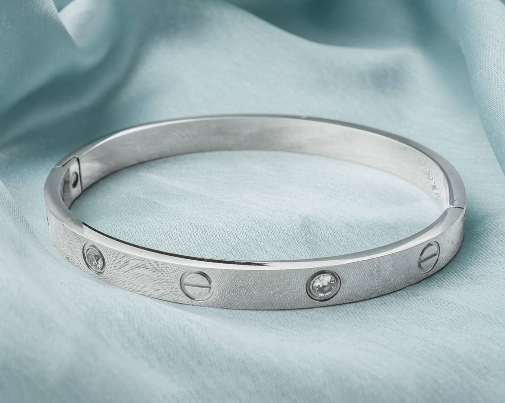 Vivinia By Vidhi Mehra Florence Silver Plated Womens Kada -Vb808 : VB808