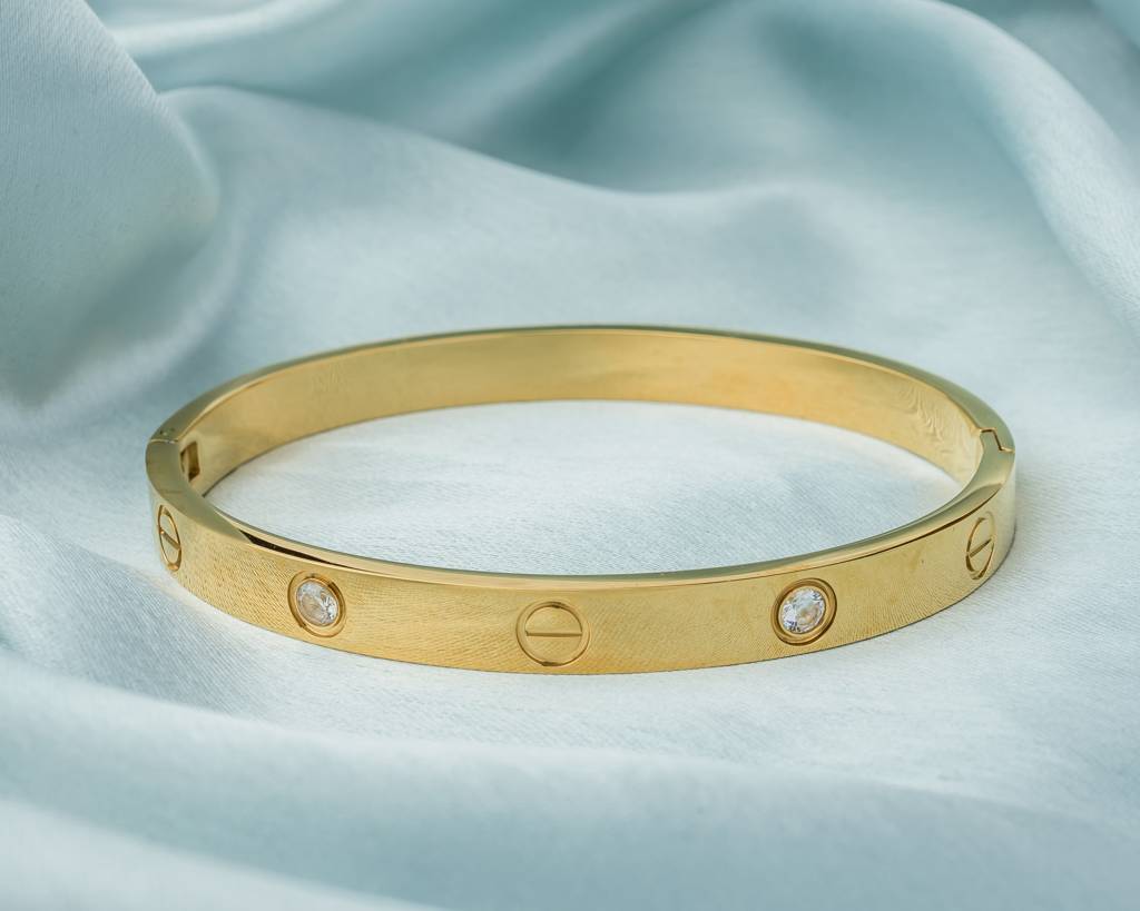 Vivinia By Vidhi Mehra Florence Gold Plated Womens Kada -Vb810 : VB810
