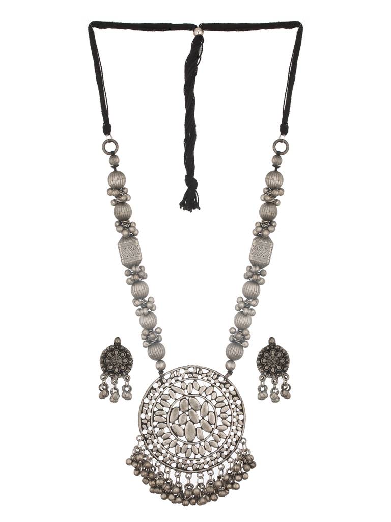Silver-Plated Artificial Stone Studded & Beaded Textured Jewellery Set : NL-JS24-40370
