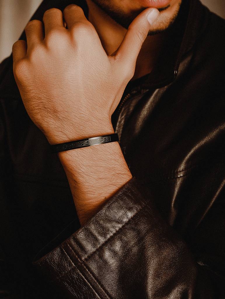 Men Stainless Steel Dragon Print Kada Bracelet : JSMBR35