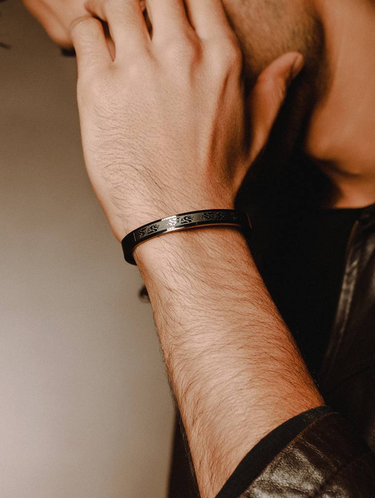 Men Stainless Steel Dragon Print Kada Bracelet : JSMBR35