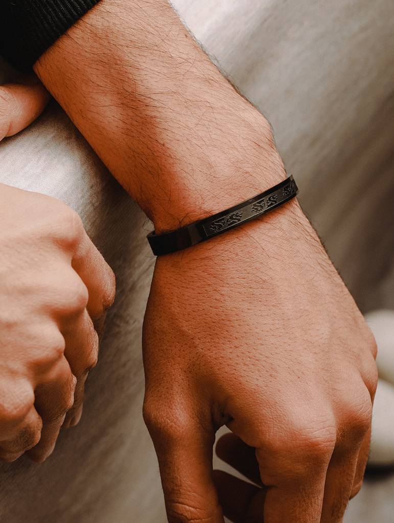 Men Stainless Steel Dragon Print Kada Bracelet : JSMBR35