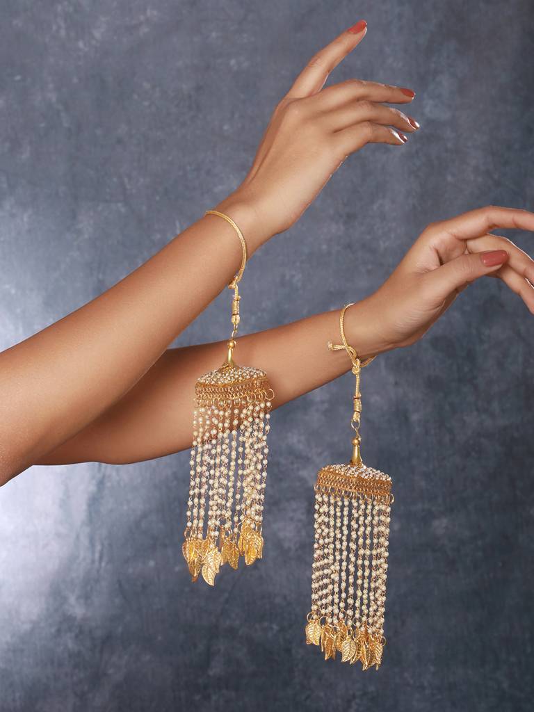 Pack Of 2 Gold Plated Stone Studded & White Pearl Beaded Bridal Square Dome Kaleeras Secured With Drawstring Clo : JS23-KAL006