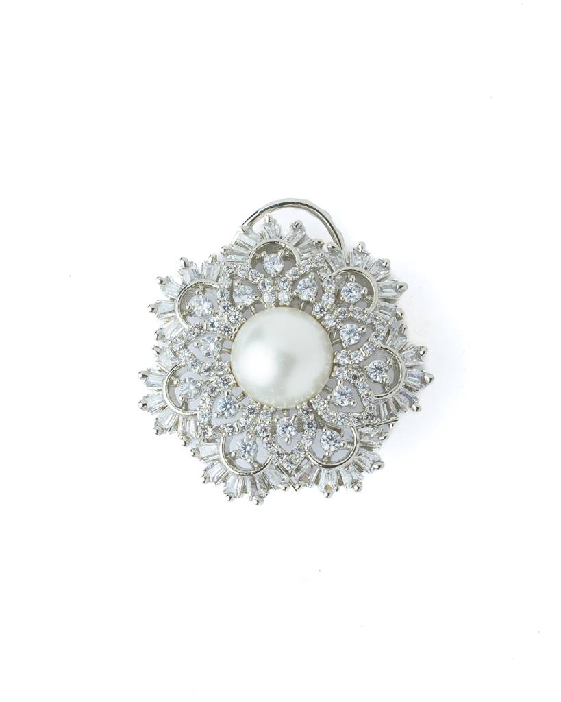 Vivinia By Vidhi Mehra Silver Plated Womens Pair Of Stud Earrings-Ve045 : VE045