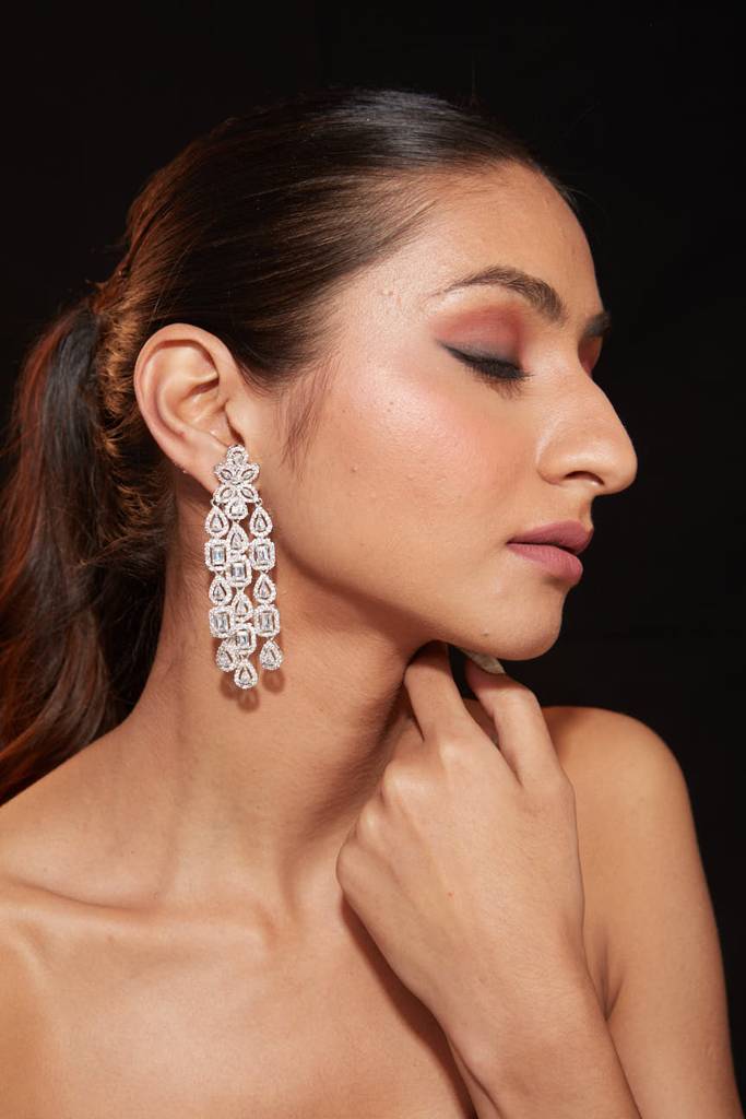 Rhodium Plated Zircon Studded Drop Earrings : VE052