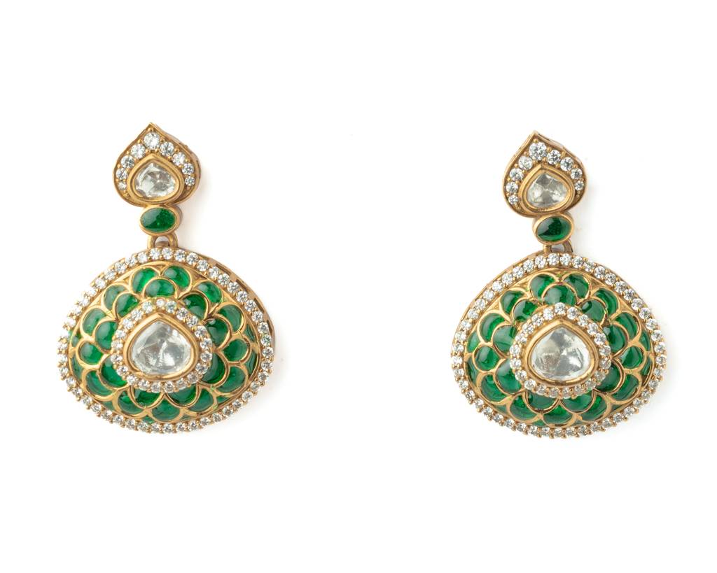 Vivinia By Vidhi Mehra Gold Plated Green Womens Synthetic Stone Pair Of Earrings-Ve1051 : VE1051