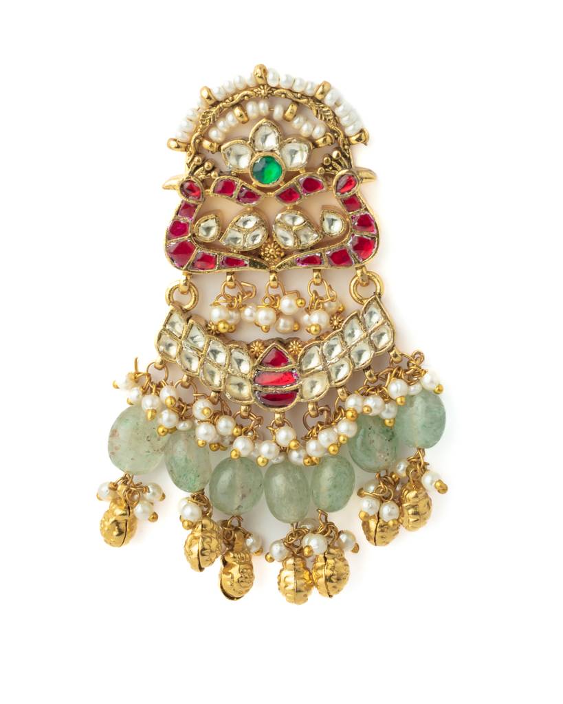 Vivinia By Vidhi Mehra Gold Plated Green Womens Synthetic Stone Pair Of Earrings-Ve1052 : VE1052