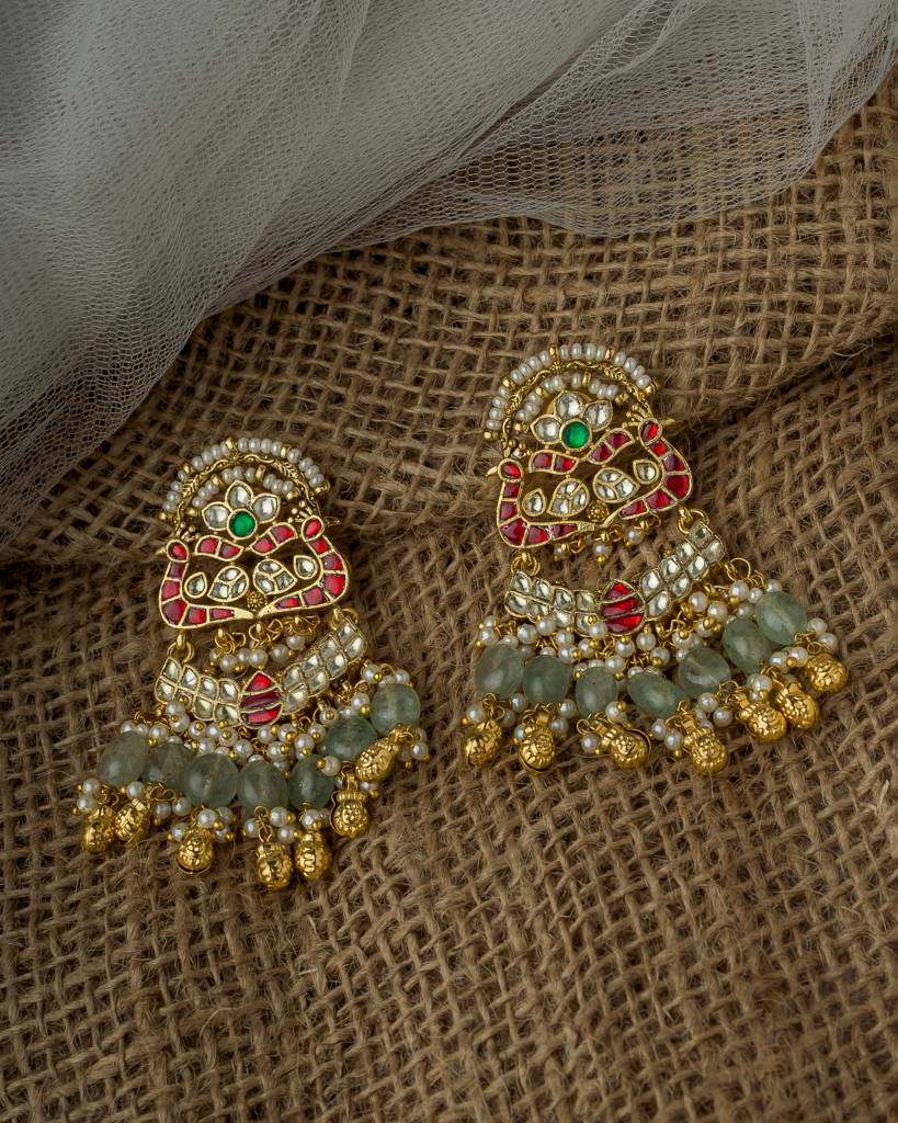 Vivinia By Vidhi Mehra Gold Plated Green Womens Synthetic Stone Pair Of Earrings-Ve1052 : VE1052