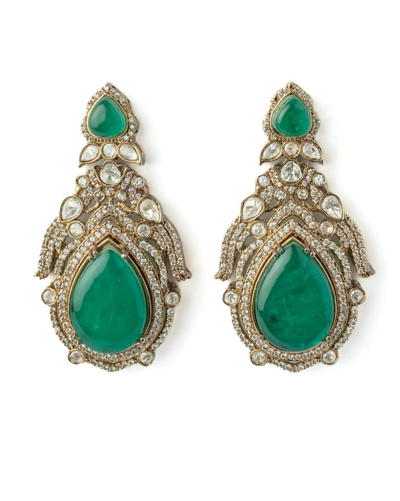 Vivinia By Vidhi Mehra Gold Plated Green Womens Synthetic Stone Pair Of Earrings-Ve1054 : VE1054