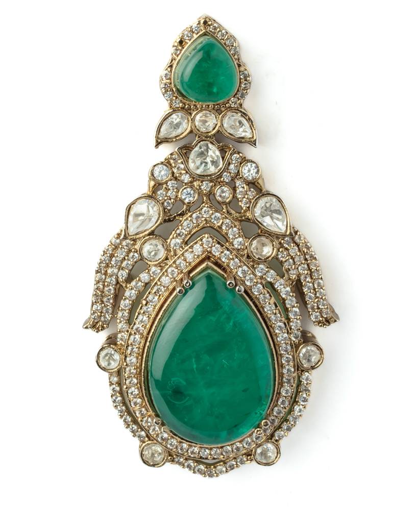 Vivinia By Vidhi Mehra Gold Plated Green Womens Synthetic Stone Pair Of Earrings-Ve1054 : VE1054