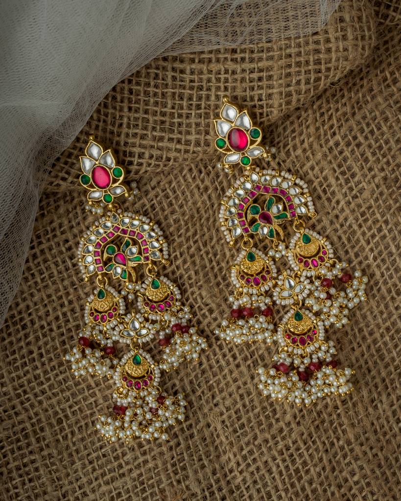 Vivinia By Vidhi Mehra Gold Plated Red Womens Synthetic Stone Pair Of Earrings-Ve1061 : VE1061