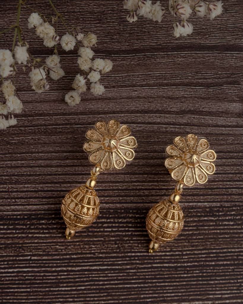 Vivinia By Vidhi Mehra Gold Plated Womens Pair Of Jhumkas Earrings-Ve1129 : VE1129