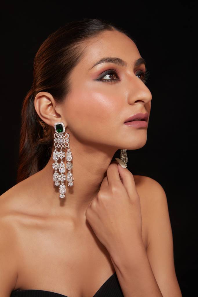 Rhodium Plated Flower Motif Zircon Studded Drop Earrings : VE336