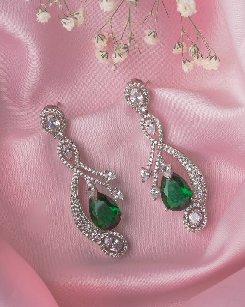 Vivinia By Vidhi Mehra Silver Plated Green Womens Pair Of Dangle Earrings-Ve544 : VE544
