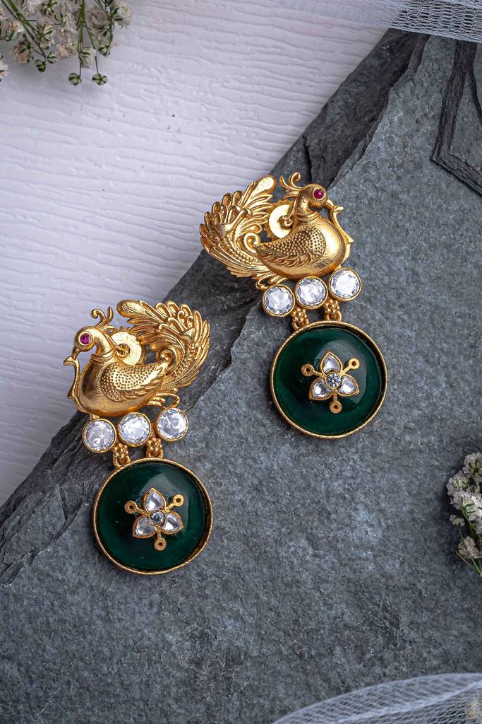Vivinia By Vidhi Mehra Burgundy Gold Plated Green Womens Kundan, Polki Pair Of Dangler Earrings (Freesize)-Ve858 : VE858